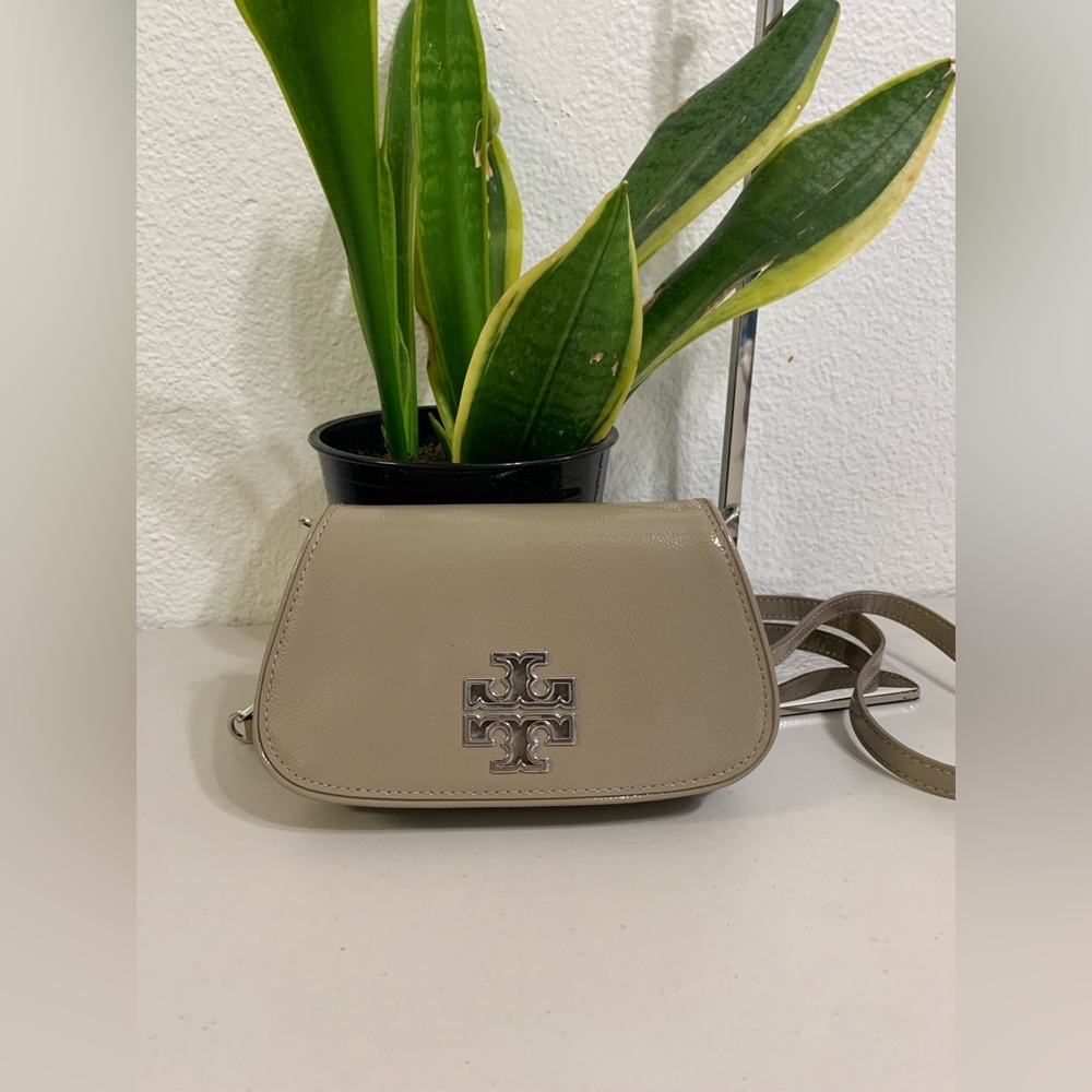 💕👜 (Like New)TORY BURCH Crossbody Purse - Picture 12 of 13